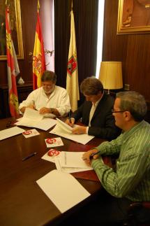 El Ayuntamiento de Soria, FOES y ASOHOTUR firman un convenio para promover hábitos responsables en el consumo de alcohol