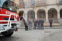 El Parque de Bomberos cuenta desde hoy con un nuevo camión autobomba fruto del convenio firmado entre Ayuntamiento de Soria y Diputación Provincial en 2009