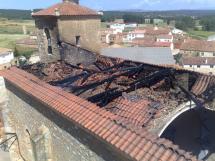 Los Bomberos de la Ciudad de Soria sofocan un incendio en la iglesia de Tardajos