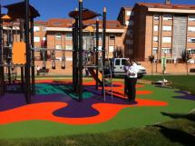 El Ayuntamiento de Soria pone en funcionamiento el nuevo parque infantil de Santa Bárbara 