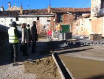 Los vecinos del Barrio de Las Casas verán todas las obras de pavimentación culminadas antes del verano