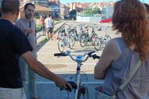 El Ayuntamiento celebró ayer el primer curso de Bicicleta eléctrica que permitirá usar los 10 vehículos de este tipo que se sumarán el Servicio Municipal de Alquiler de Bicicletas y hoy ofrece el segundo