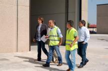 El alcalde visita la última fase de las obras del almacén municipal y apunta a septiembre para comenzar con el traslado