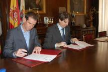 El Ayuntamiento de Soria rubrica su convenio de colaboración con la Federación de Triatlón para albergar el Nacional por equipos