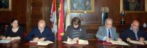 El alcalde Carlos Martínez firma cuatro convenios con Cruz Roja, Cáritas, UGT y CC OO para fomentar la formación y el empleo femenino