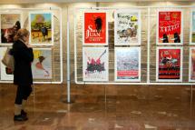 El Ayuntamiento abre la exposición de carteles de San Juan con 80 obras e incluye la votación online con la tarjeta ciudadana