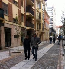 Ya se puede pasear por una calle Medinaceli peatonal.