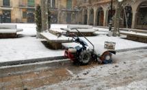 El Ayuntamiento mantiene el plan de nieve alerta y sólo sigue cortado el acceso norte al Castillo