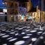 Aspecto de la plaza recién remodelada con las pruebas de iluminación en la misma y en el Palacio de los Ríos y Salcedo
